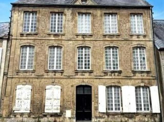 Maison 9 pièces 244 m²