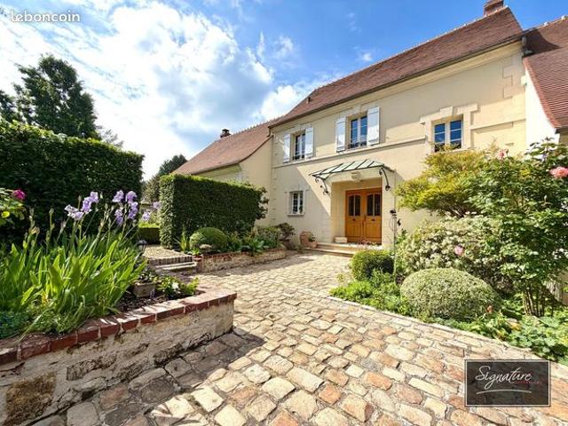 Maison 9 pièces 244 m²