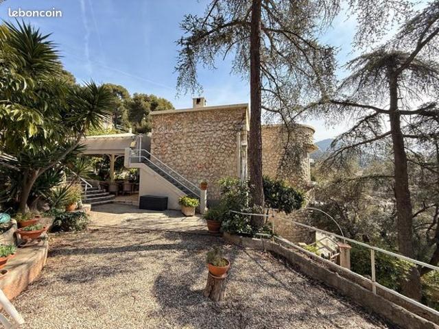 Maison 9 pièces 244 m²