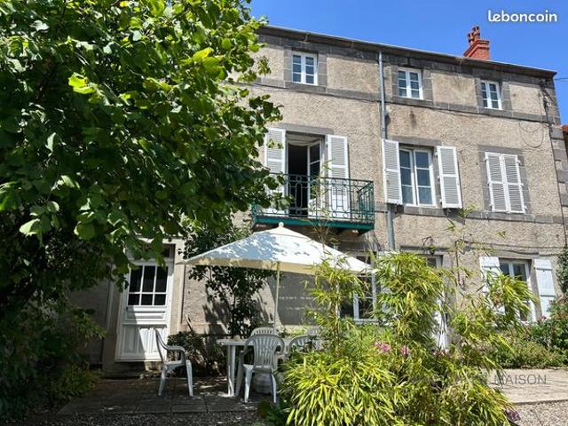 Maison 9 pièces 244 m²