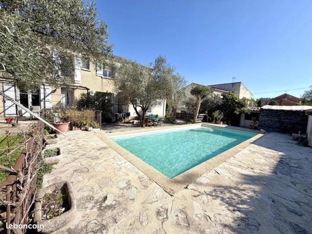 Maison 9 pièces 244 m²