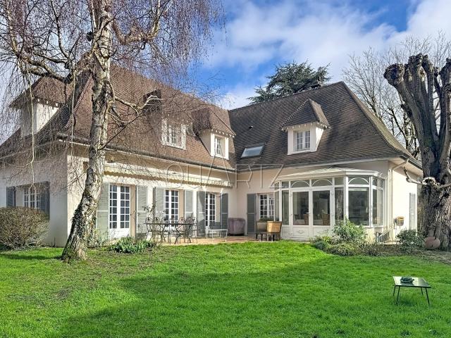 Maison 9 pièces 244 m²