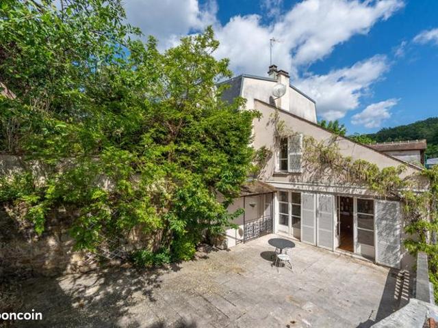 Maison 9 pièces 244 m²