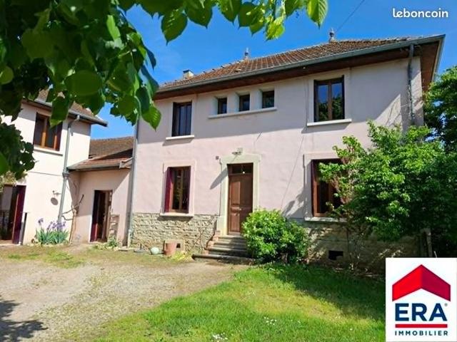 Maison 9 pièces 245 m²