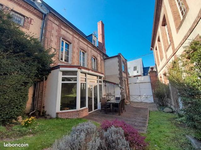 Maison 9 pièces 245 m²