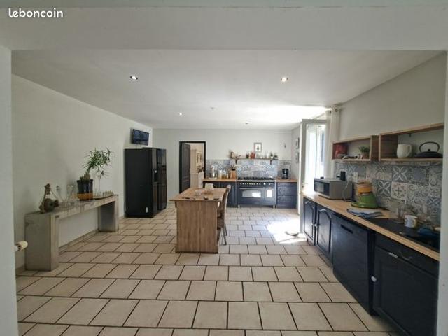 Maison 9 pièces 245 m²