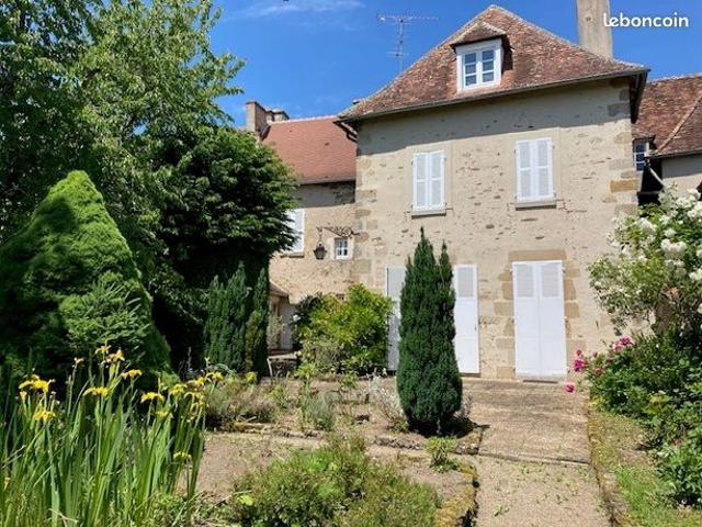 Maison 9 pièces 245 m²