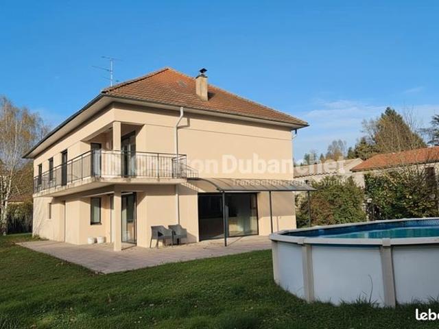 Maison 9 pièces 245 m²
