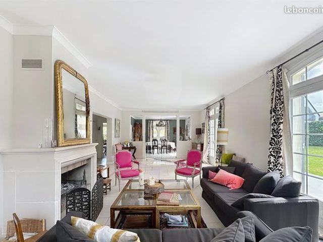 Maison 9 pièces 286 m²