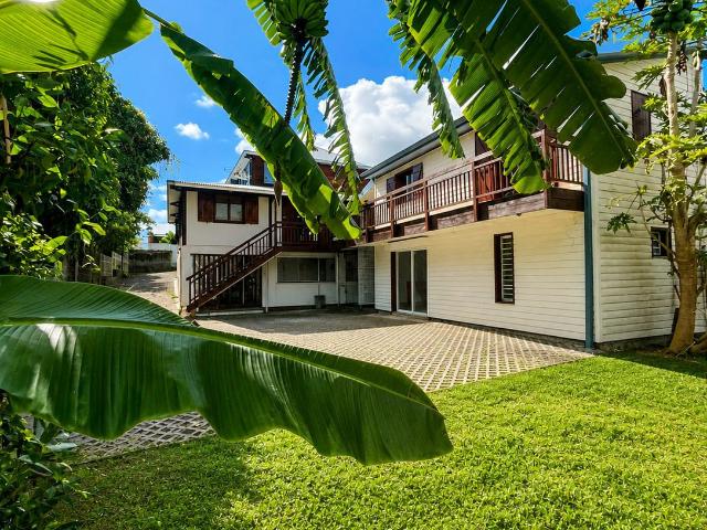 Maison 9 pièces 245 m²