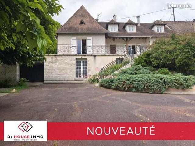 Maison 9 pièces 245 m²