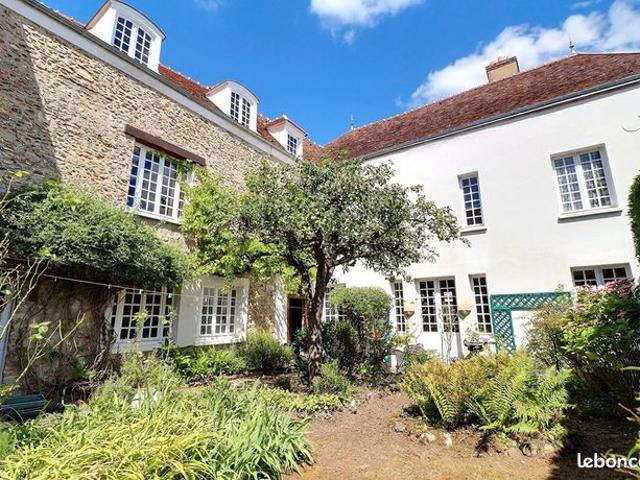Maison 9 pièces 245 m²