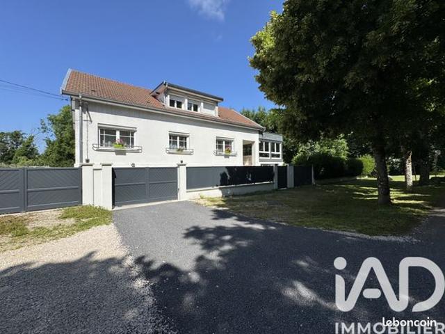 Maison 9 pièces 245 m²