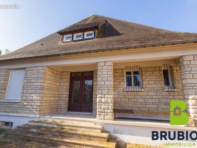 Maison 9 pièces 245 m²