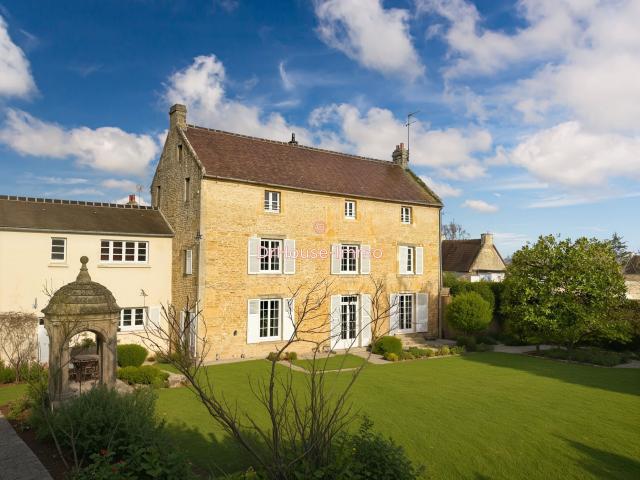Maison 9 pièces 246 m²