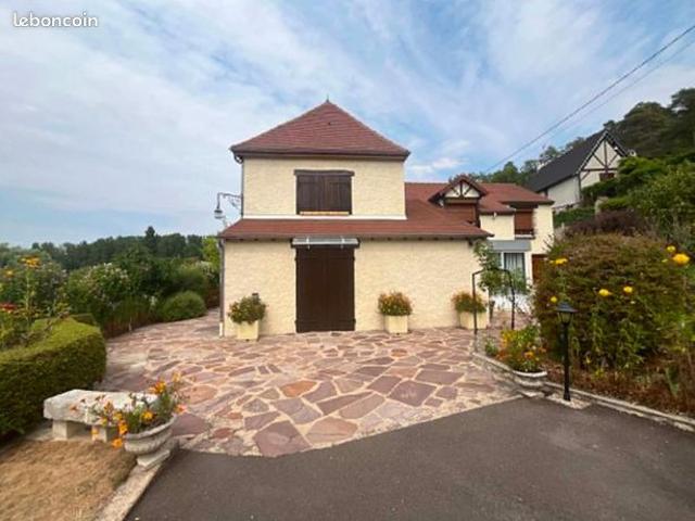 Maison 9 pièces 246 m²