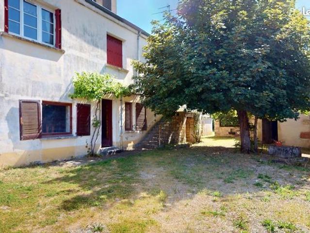 Maison 9 pièces 246 m²