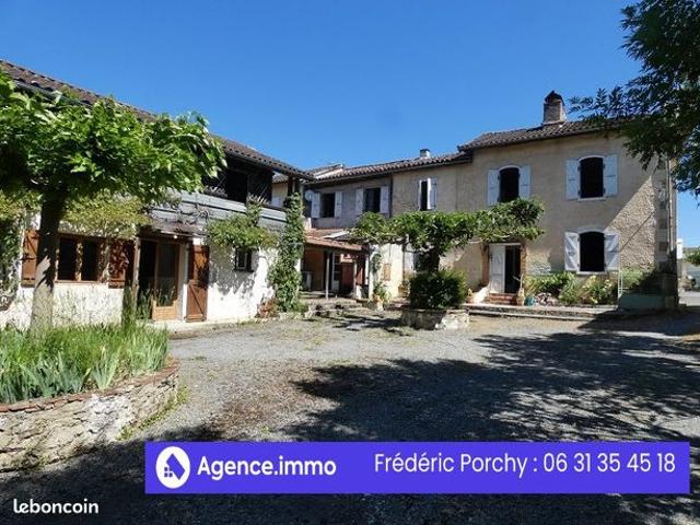 Maison 9 pièces 246 m²