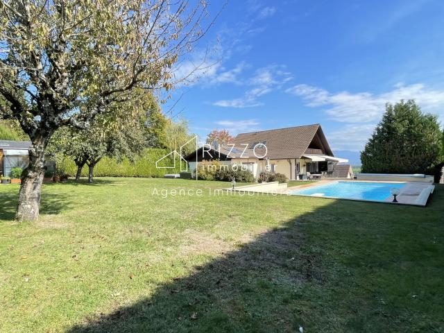 Maison 9 pièces 246 m²