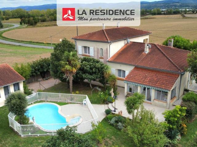 Maison 9 pièces 246 m²