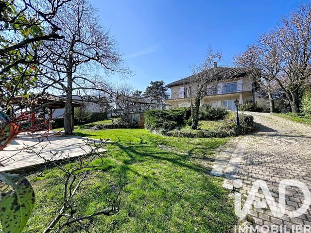 Maison 9 pièces 246 m²
