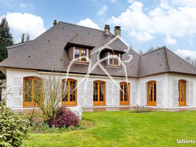 Maison 9 pièces 246 m²