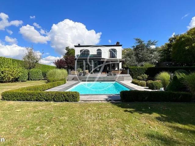 Maison 9 pièces 246 m²