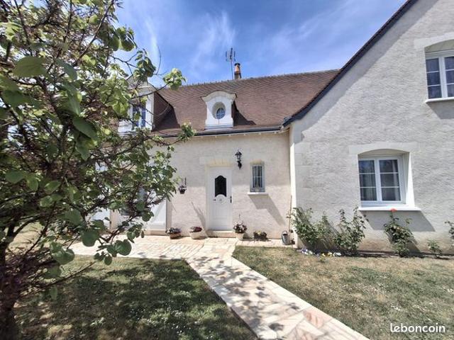 Maison 9 pièces 246 m²