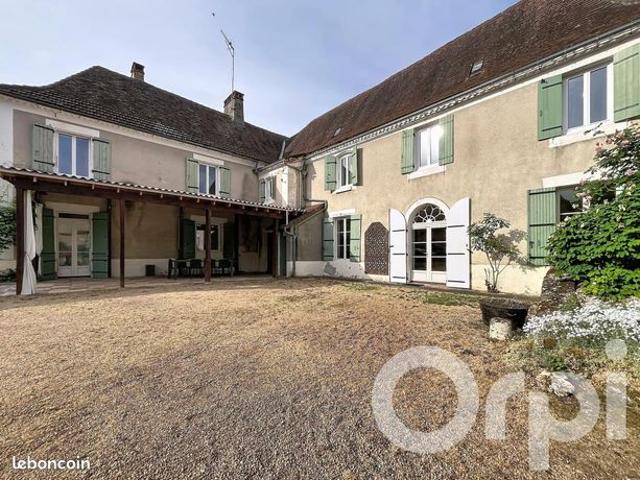 Maison 9 pièces 247 m²