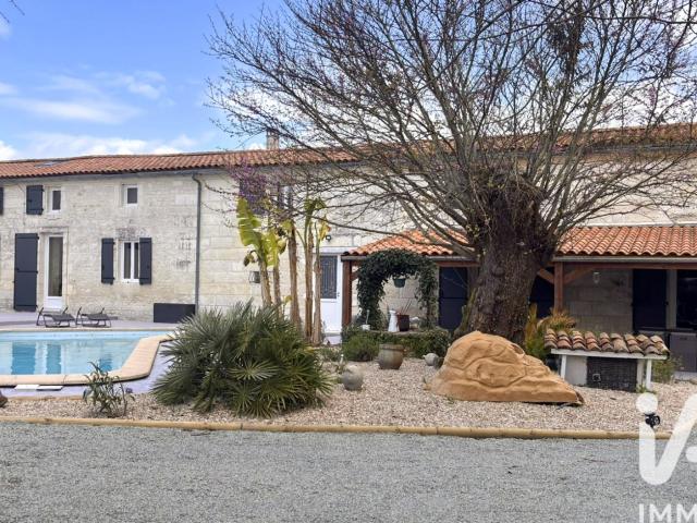 Maison 9 pièces 247 m²