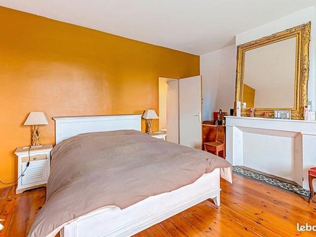 Maison 9 pièces 247 m²