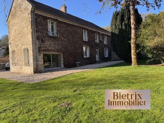 Maison 9 pièces 247 m²