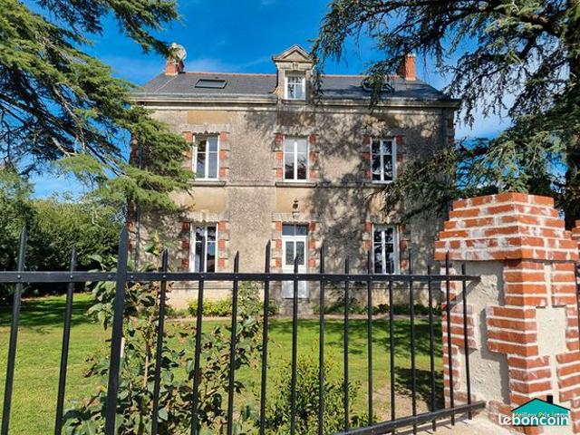 Maison 9 pièces 247 m²