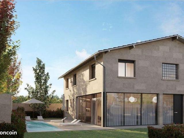 Maison 9 pièces 248 m²