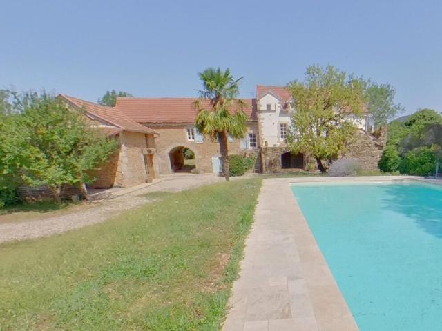 Maison 9 pièces 248 m²
