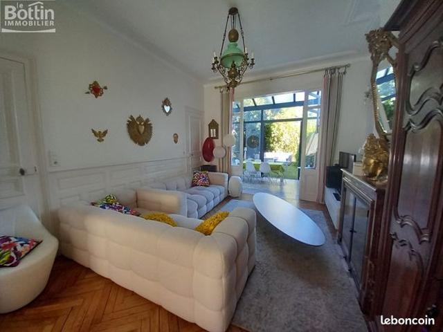 Maison 9 pièces 248 m²
