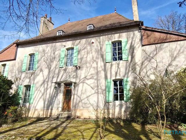Maison 9 pièces 248 m²