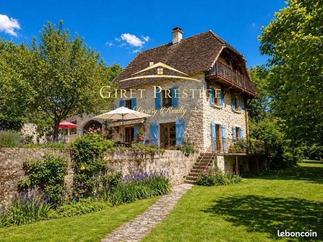 Maison 9 pièces 249 m²