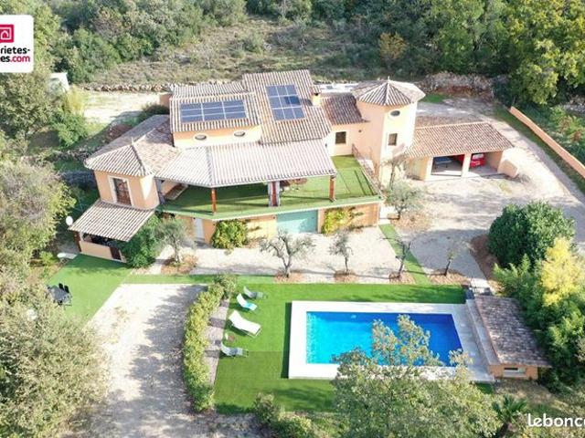 Maison 9 pièces 249 m²