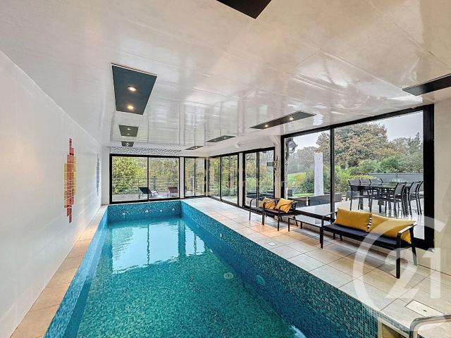 Maison 9 pièces 249 m²