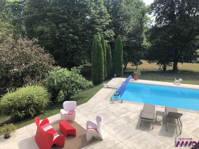 Maison 9 pièces 240 m²