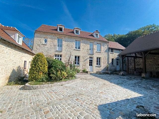Maison 9 pièces 240 m²