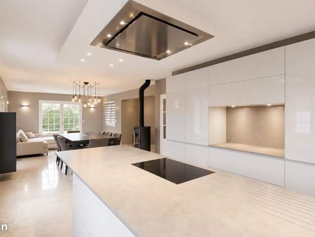 Maison 9 pièces 240 m²