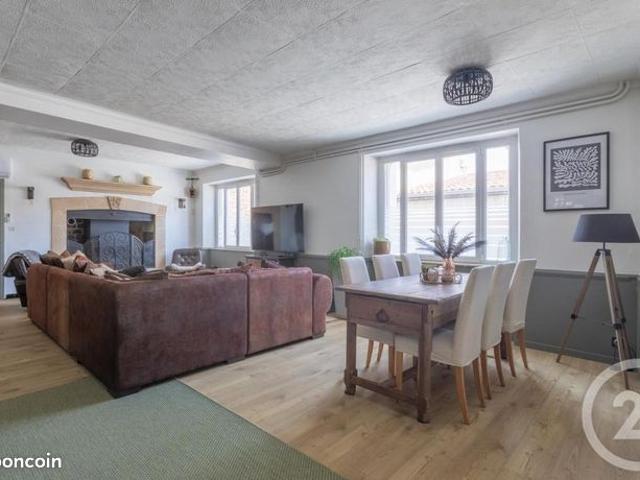 Maison 9 pièces 240 m²