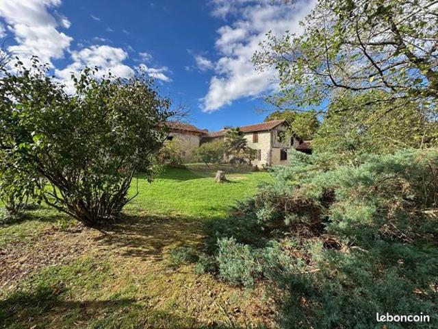 Maison 9 pièces 240 m²