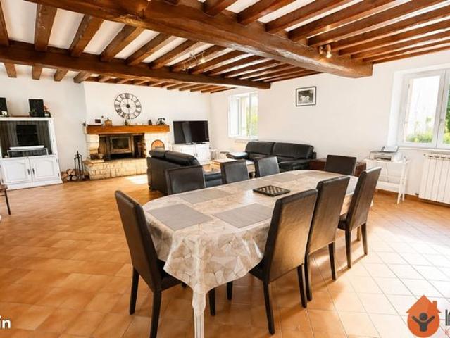 Maison 9 pièces 240 m²