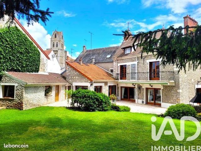 Maison 9 pièces 240 m²