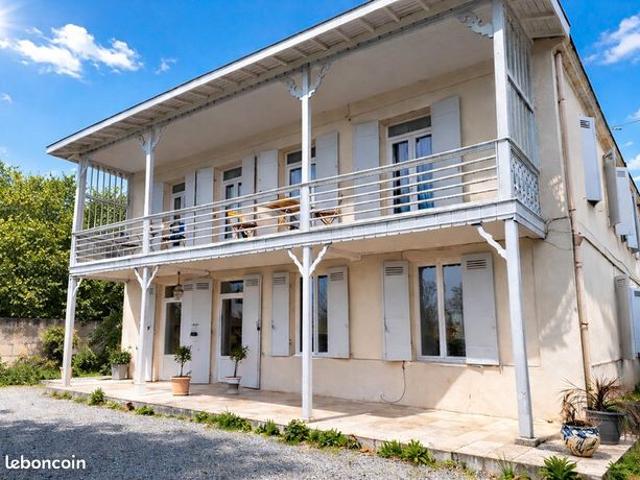 Maison 9 pièces 240 m²