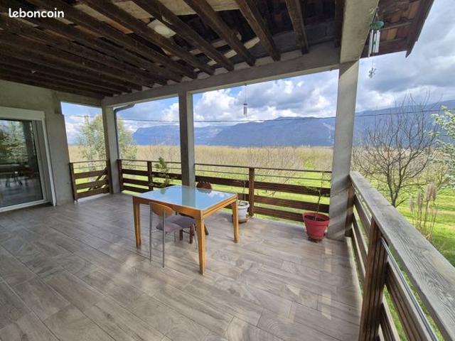 Maison 9 pièces 240 m²
