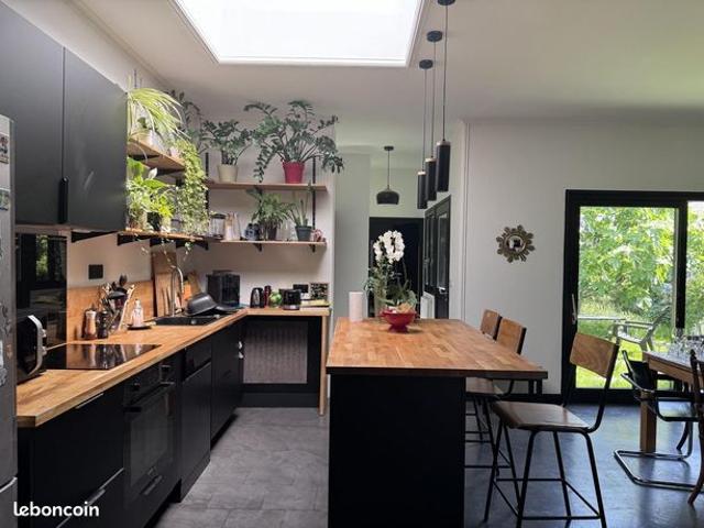 Maison 9 pièces 240 m²